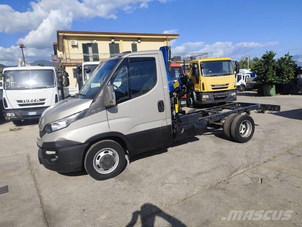 Iveco Daily 35-130 Truck mounted cranes