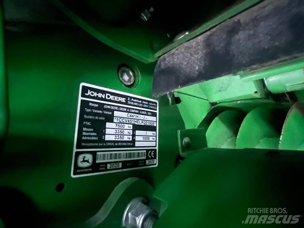 John Deere V451R Round balers