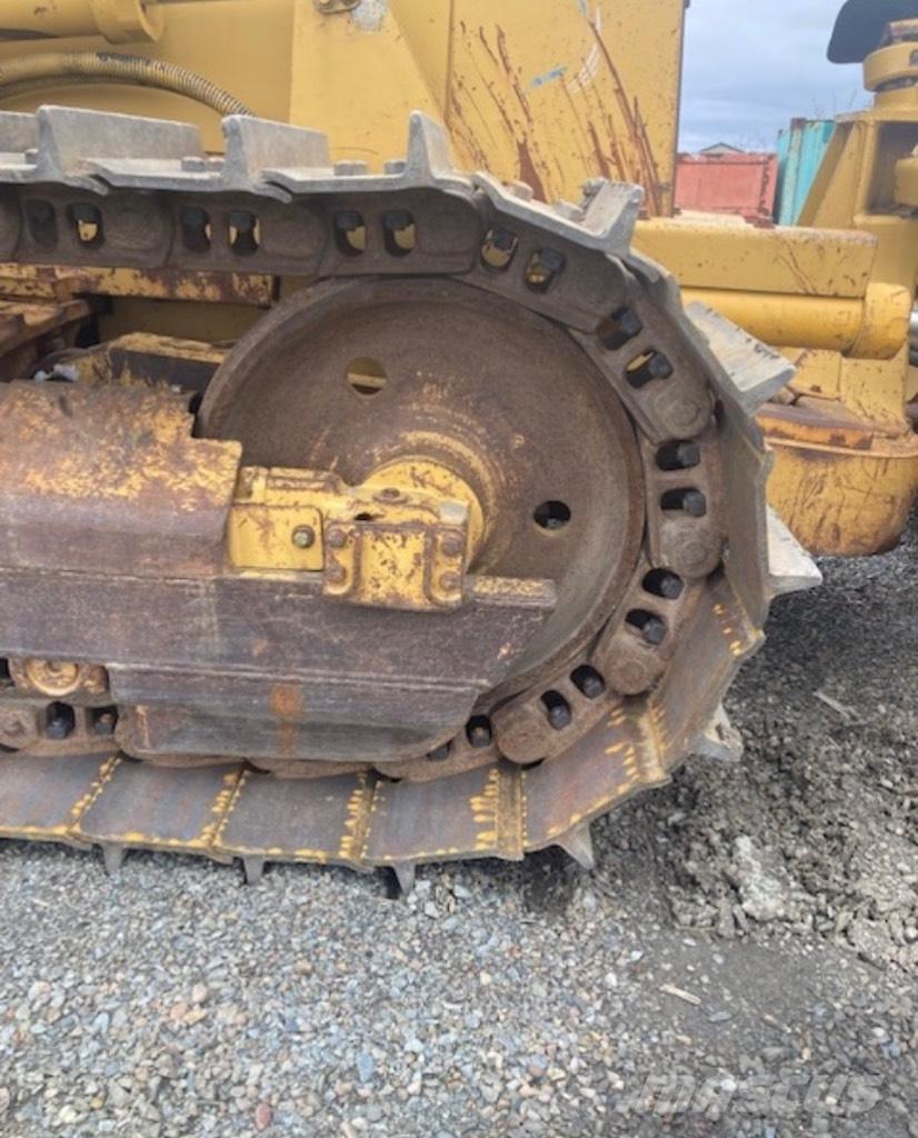 CAT D 5 C Crawler dozers