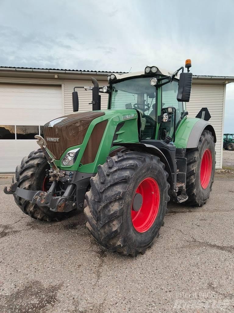 Fendt 828 Vario Tractors