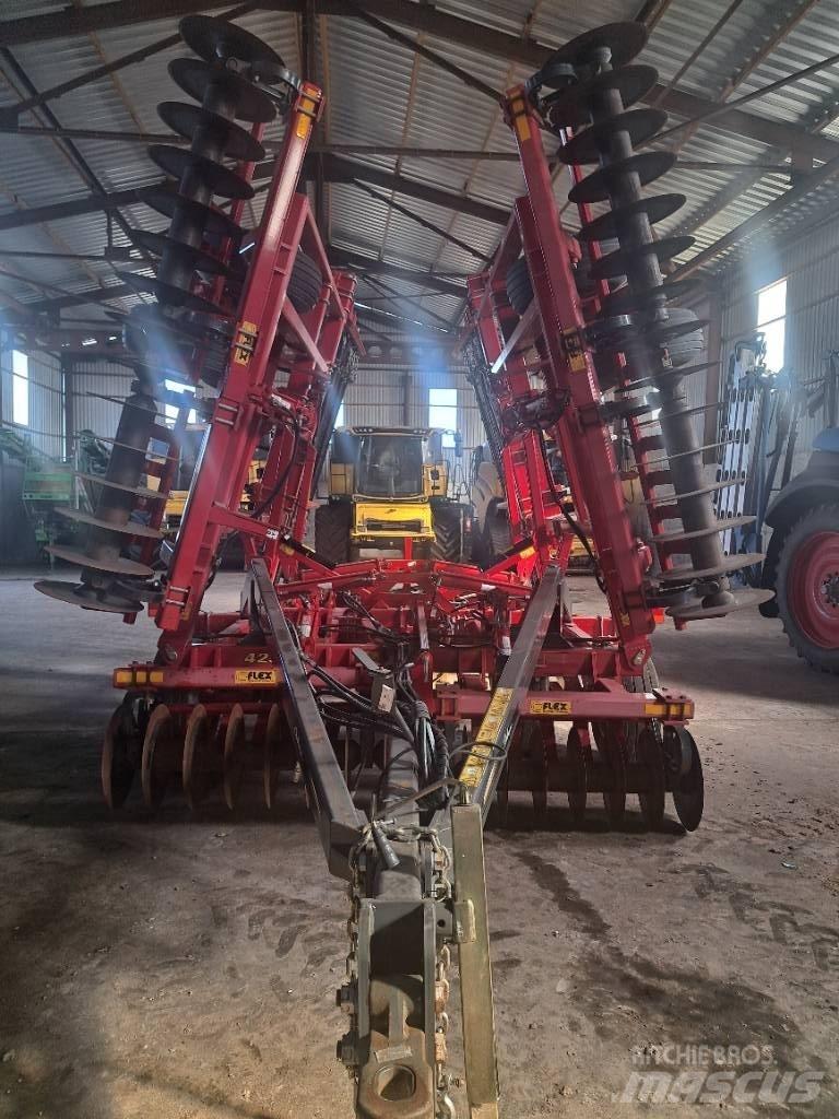 Challenger 4233 Disc harrows