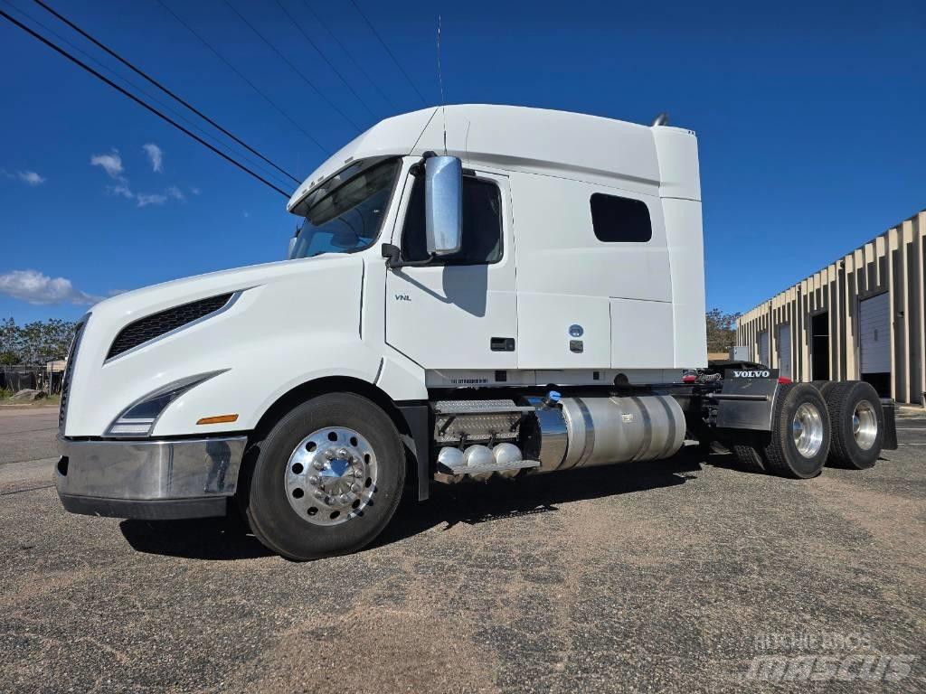 Volvo VNL 740 Prime Movers
