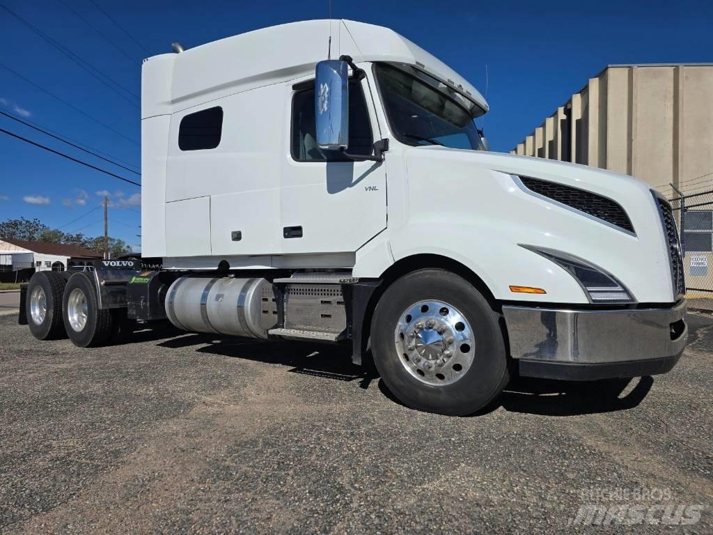 Volvo VNL 740 Prime Movers