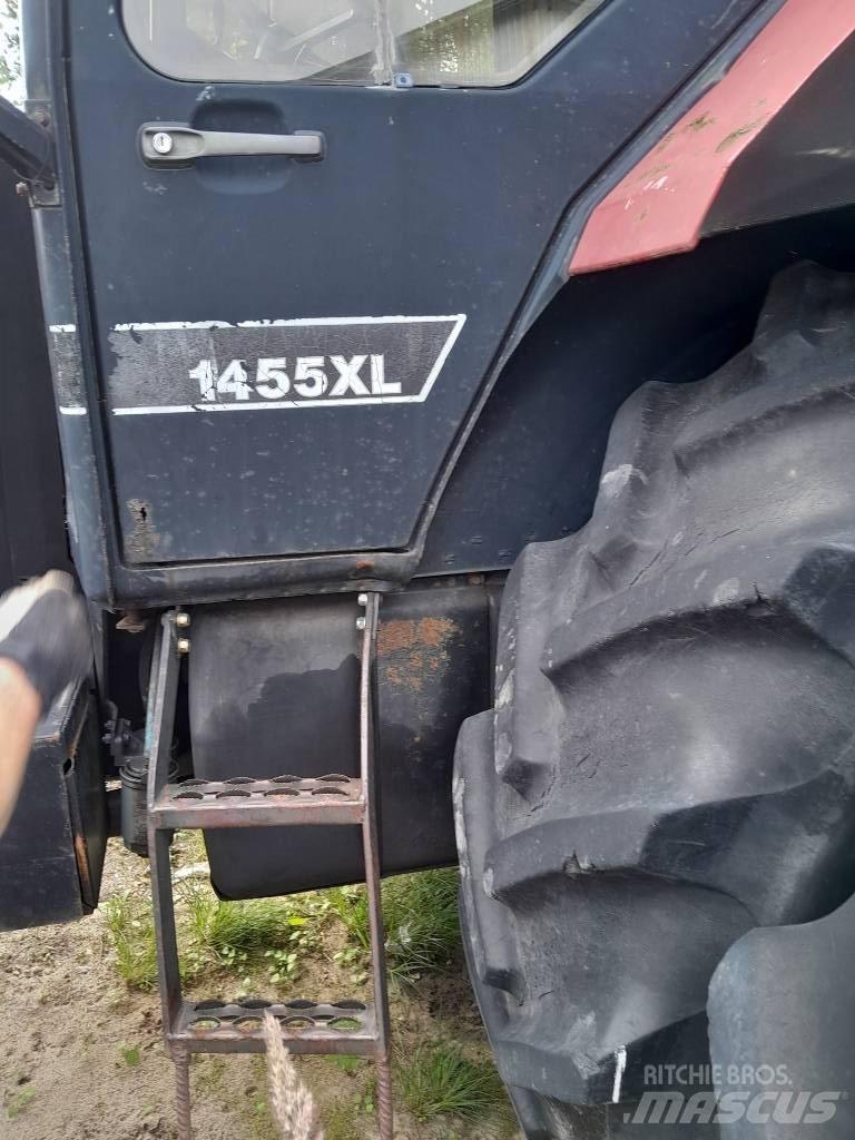 CASE 1455 XL Tractors