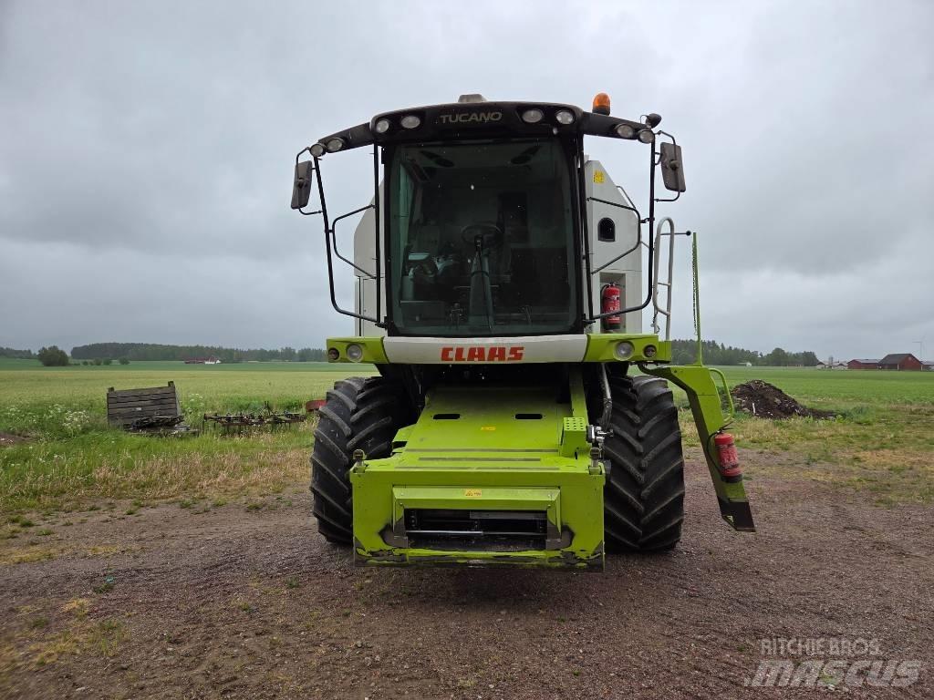 CLAAS Tucano 430 Combine harvesters