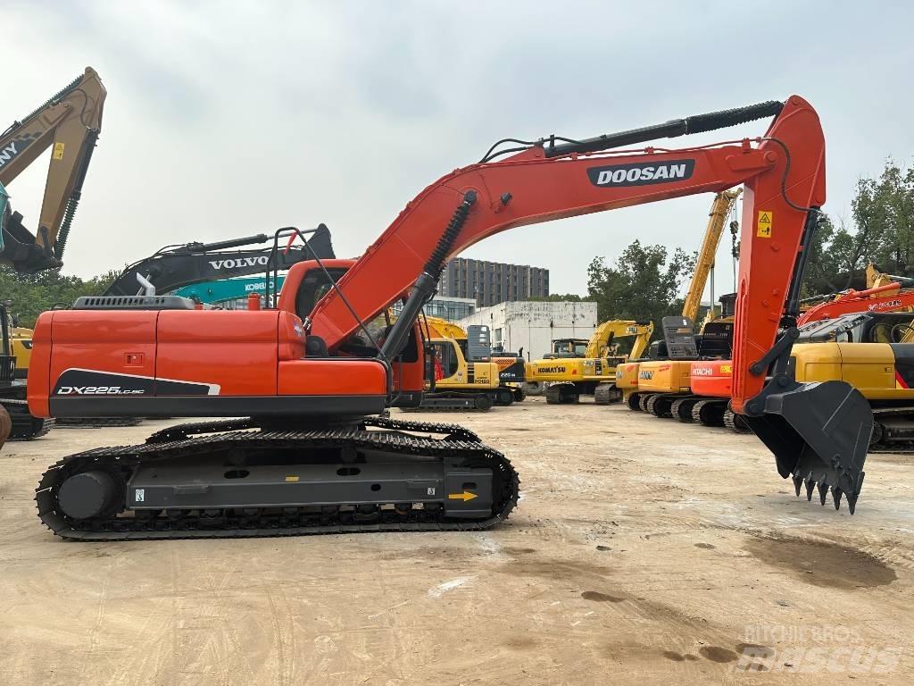 Doosan DX 225 LC-9 Crawler excavators