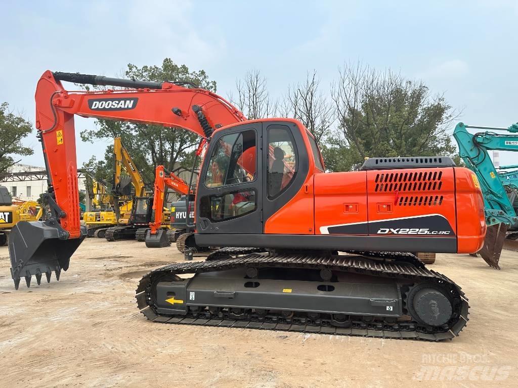 Doosan DX 225 LC-9 Crawler excavators