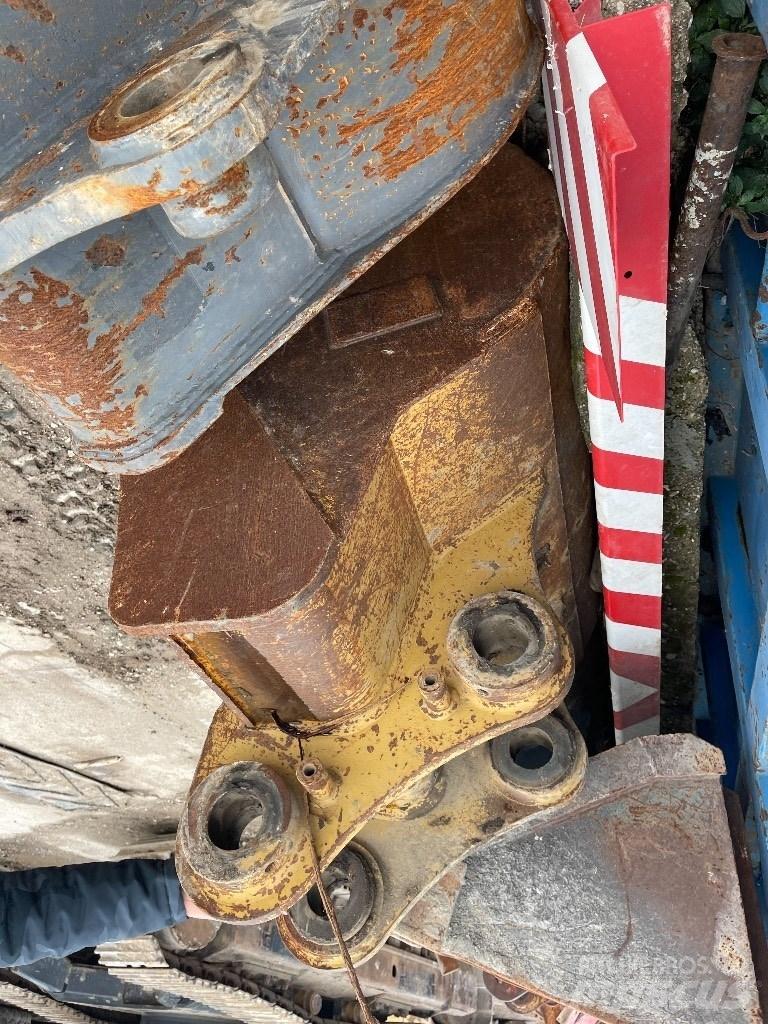 CAT 323 D Crawler excavators