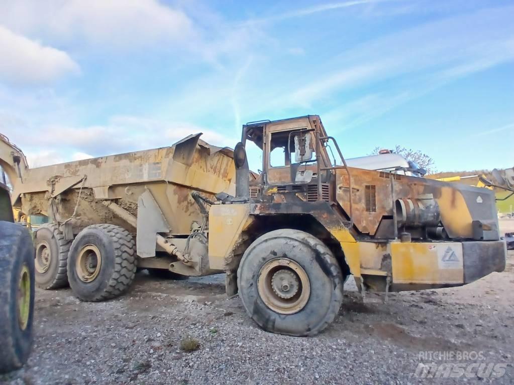 Komatsu HM 300-2 Articulated Haulers