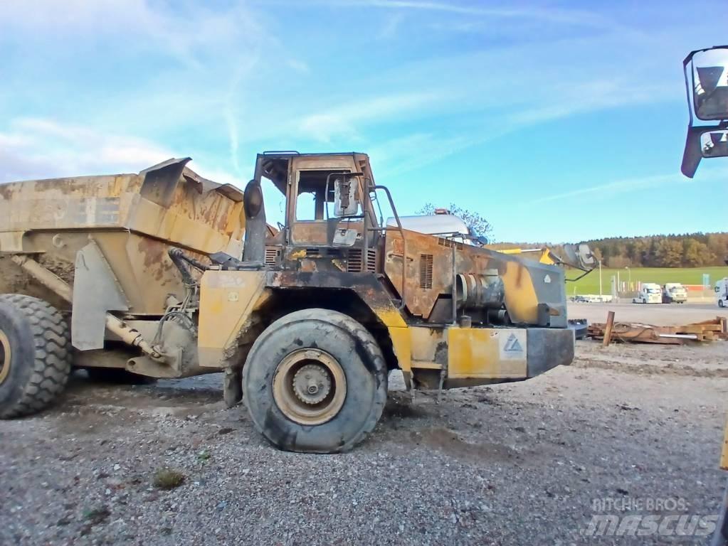 Komatsu HM 300-2 Articulated Haulers