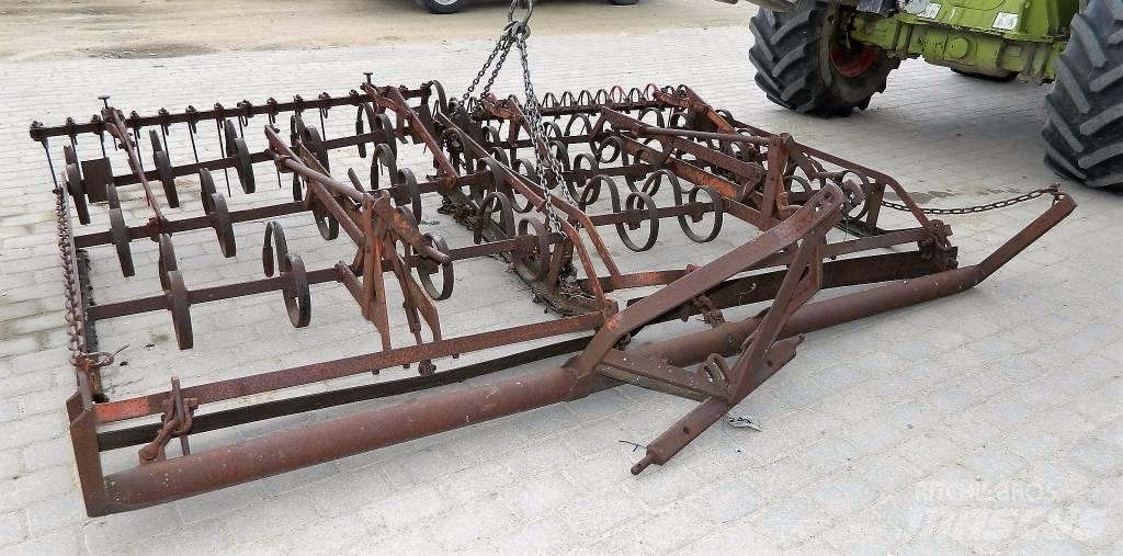 Lilla Harrie 300 Cultivators