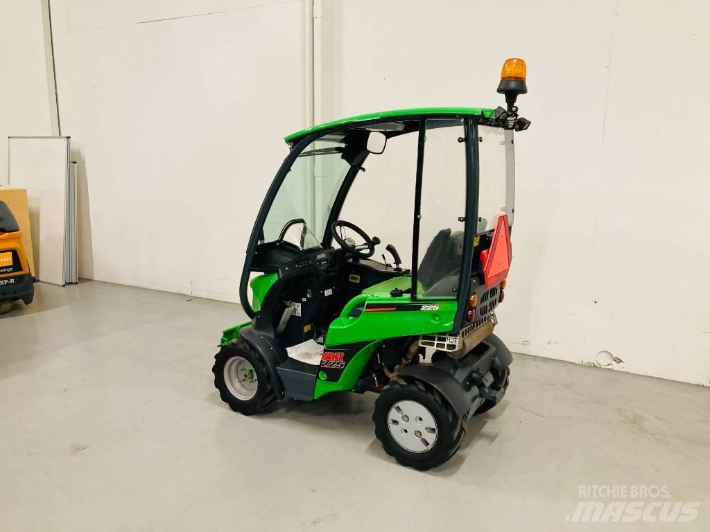 Avant 225 Mini loaders