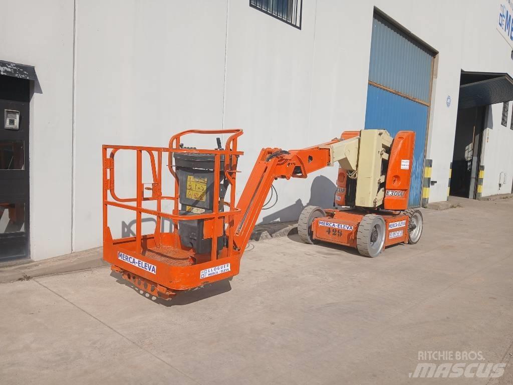 JLG E 300 AJ Articulated boom lifts