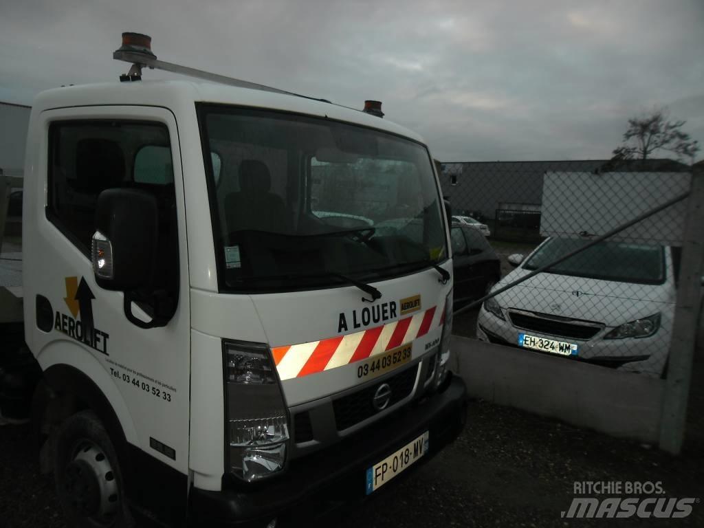 Nissan 35.15 Transport vehicles