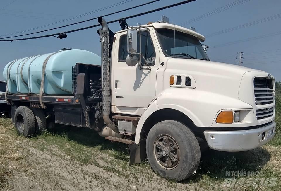 Sterling L 8513 Truck mounted cranes