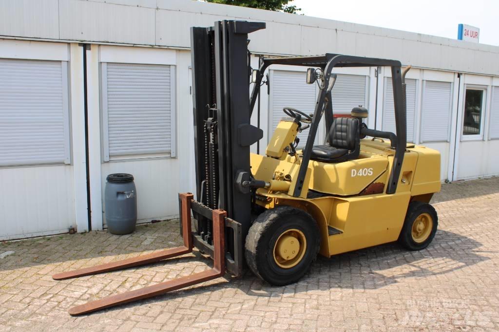 Daewoo D 40 S Diesel trucks
