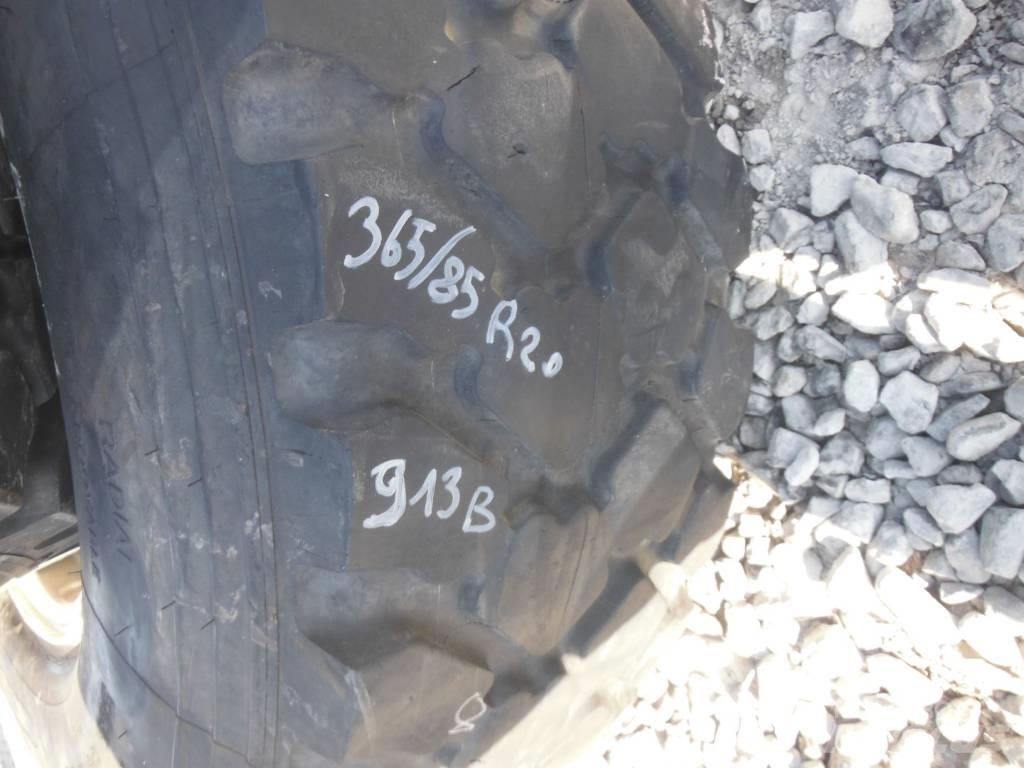Michelin 365/85R20 Tyres, wheels and rims