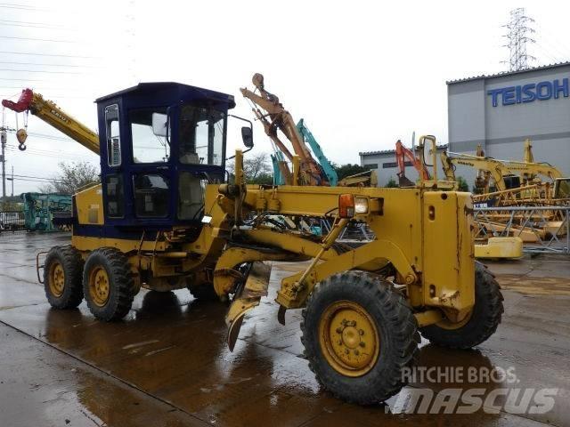 Komatsu GD405A-2 Graders
