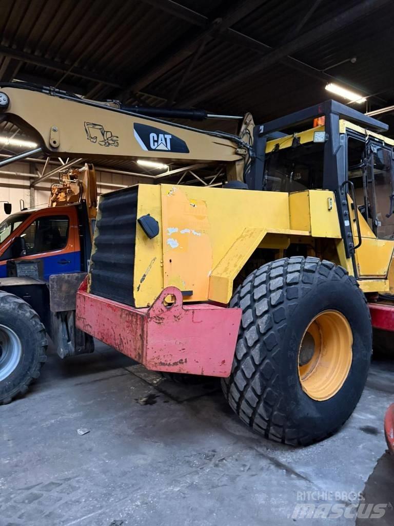 Dynapac CA 251 D Pneumatic tired rollers