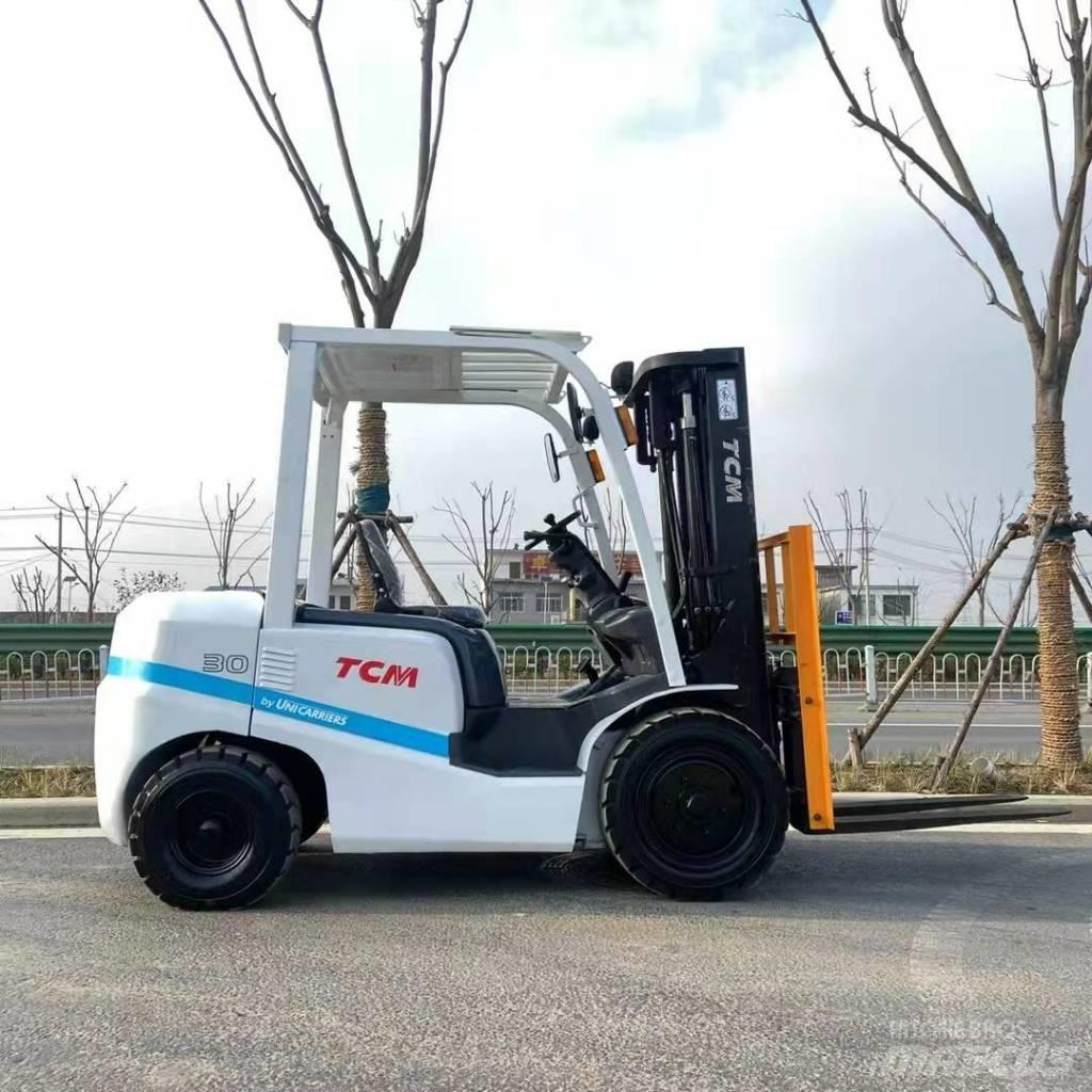 TCM FD 30 Diesel trucks