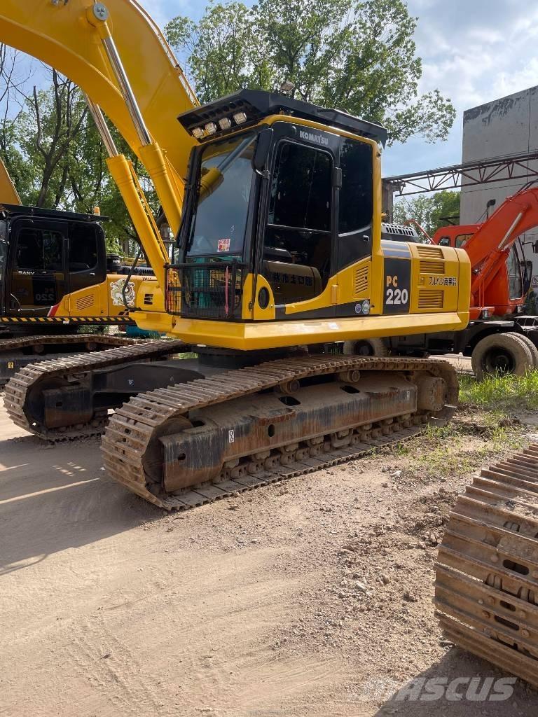 Komatsu PC 220-8 Crawler excavators