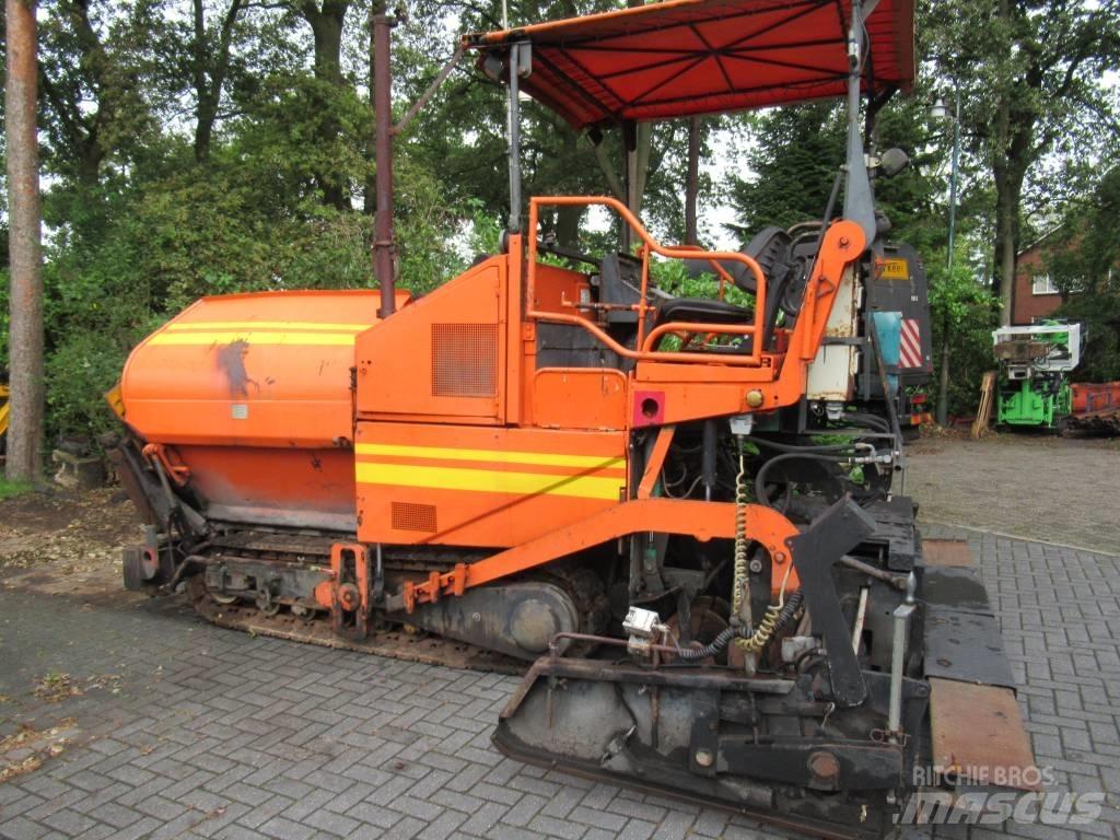 Demag DF 65 C  DF 115 Asphalt pavers