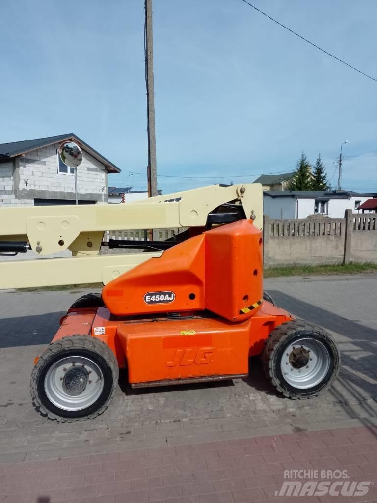 JLG E 450 AJ Articulated boom lifts