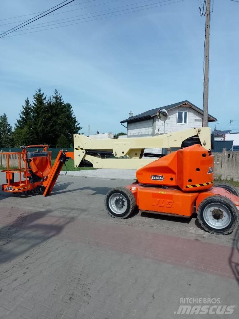 JLG E 450 AJ Articulated boom lifts