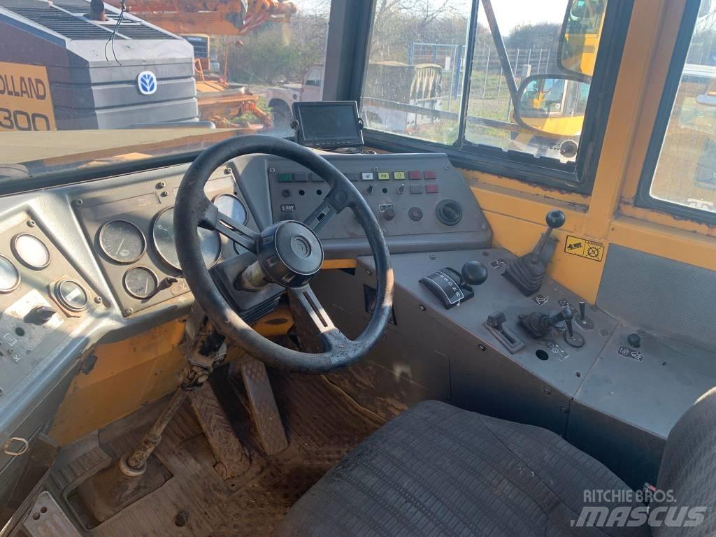 Volvo A 25 C Articulated Haulers