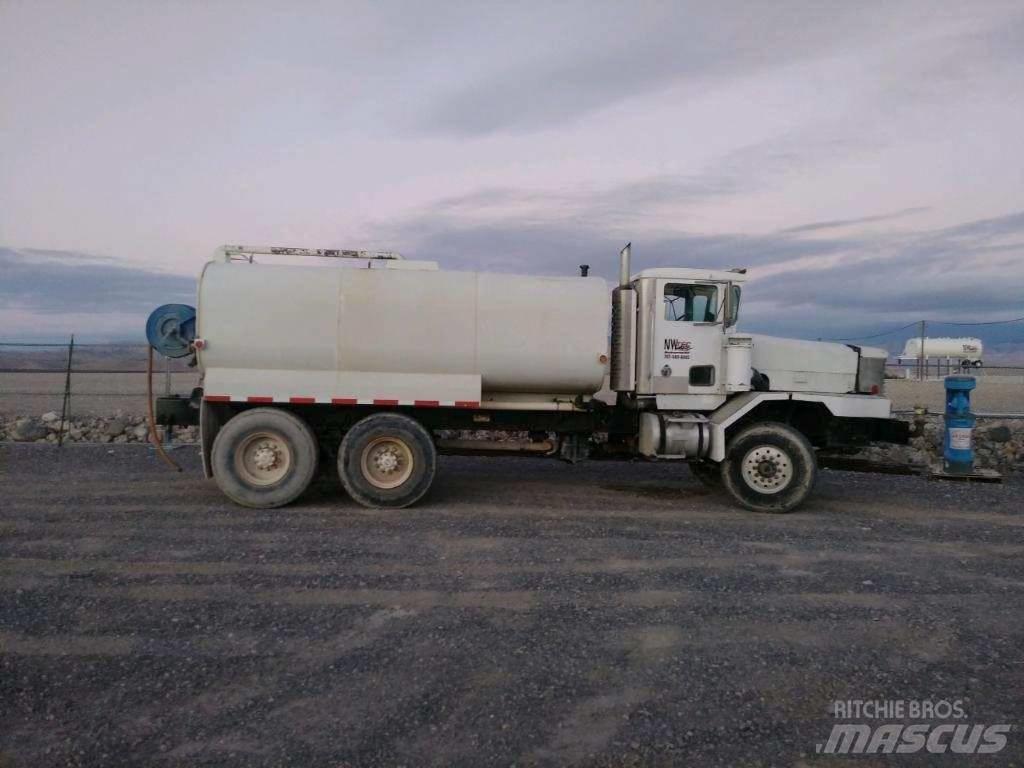 Oshkosh 6000 Water bowser
