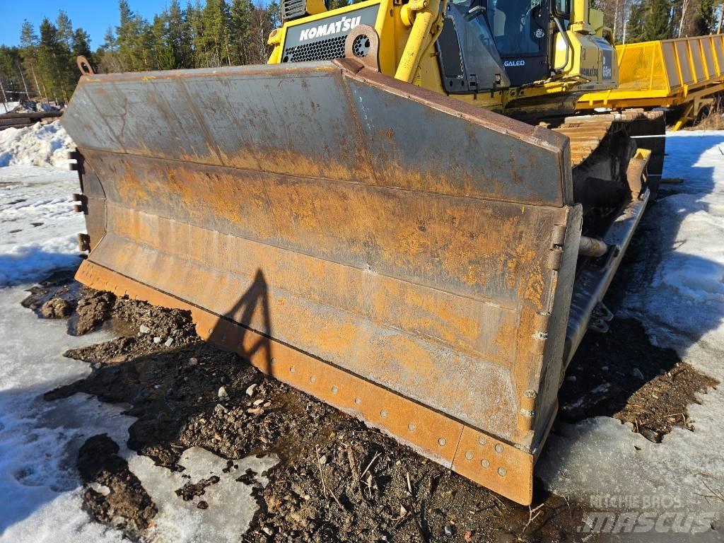Komatsu D 65 PX Crawler dozers