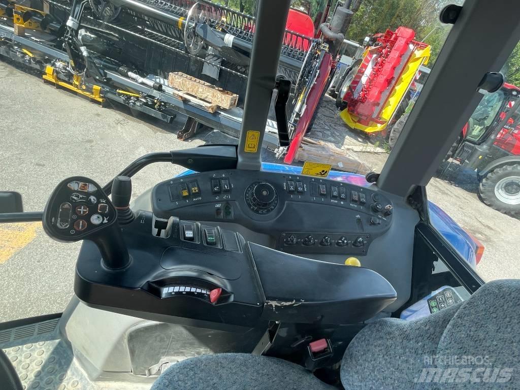 New Holland T 7550 Tractors