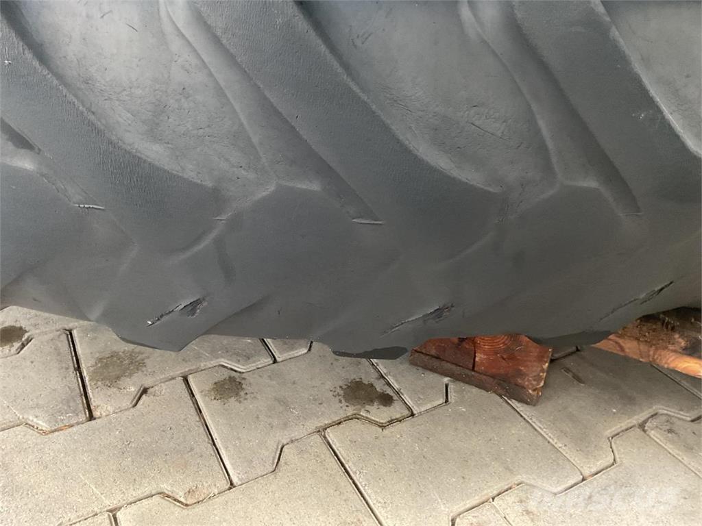 Alliance 12.4R52 Tyres, wheels and rims