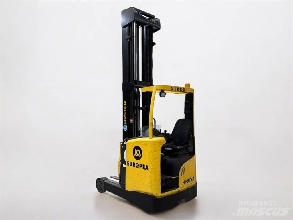 Hyster R1 6 Reach truck