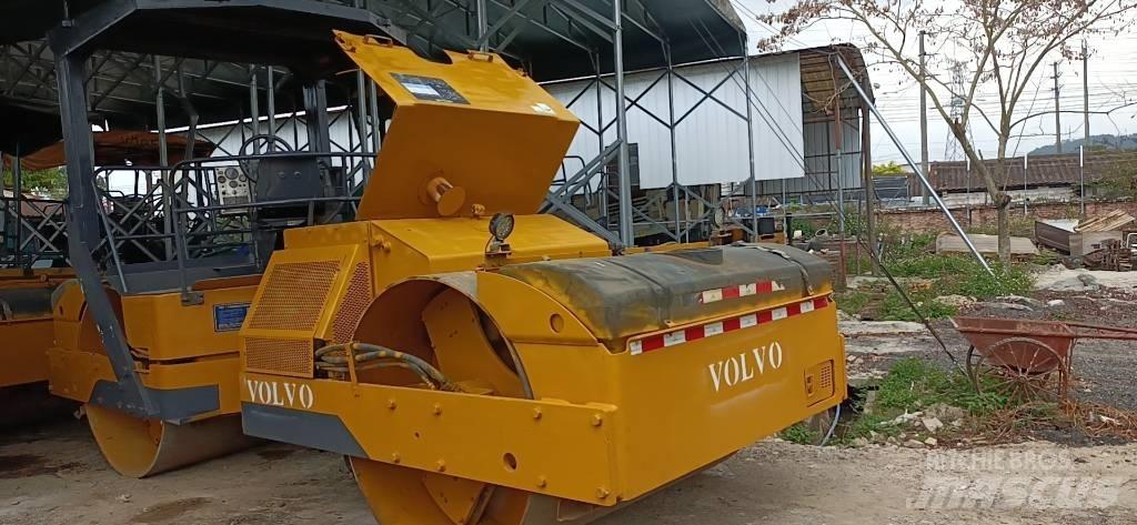 Volvo DD110 Twin drum rollers