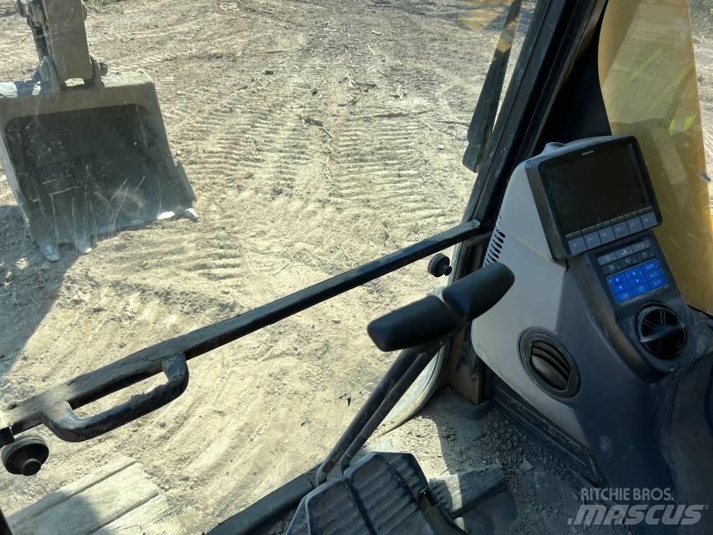 Komatsu PC240LC-10 Crawler excavators