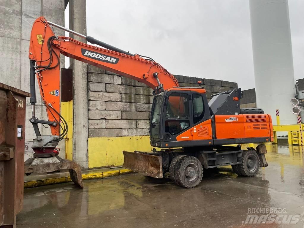 Doosan DX 210 W - 5 Wheeled excavators