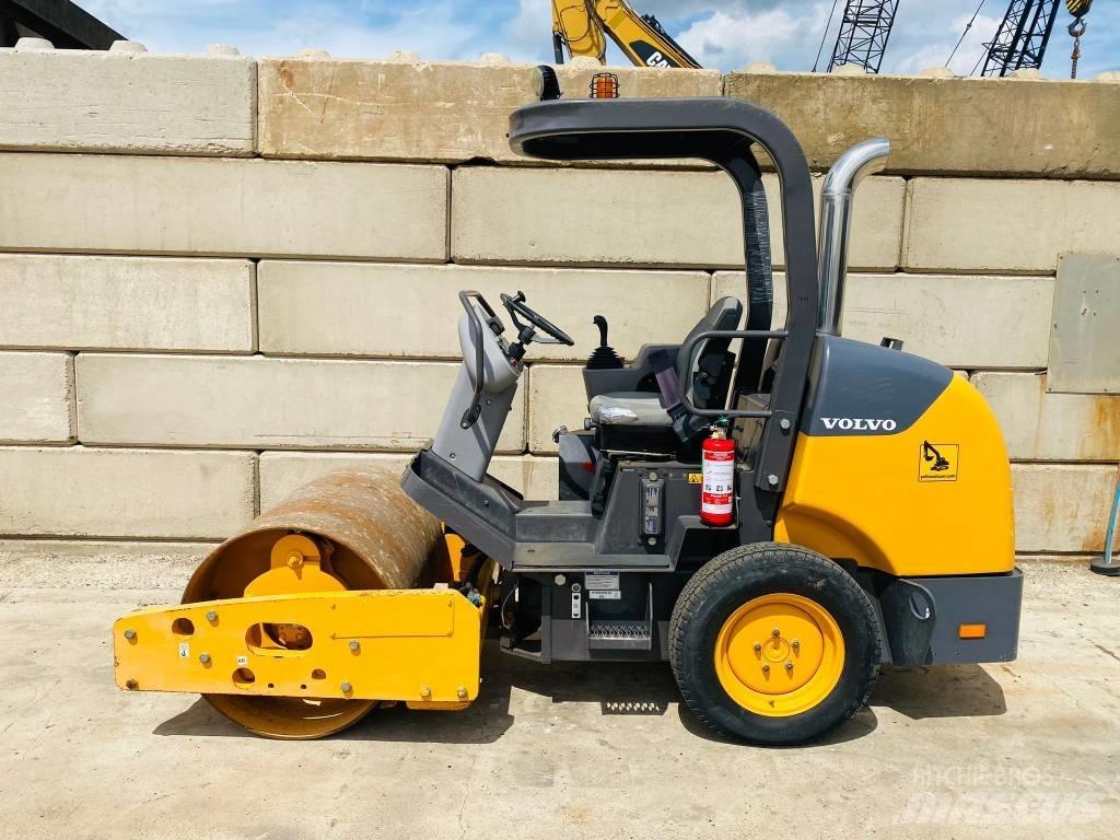 Volvo sd25 Single drum rollers