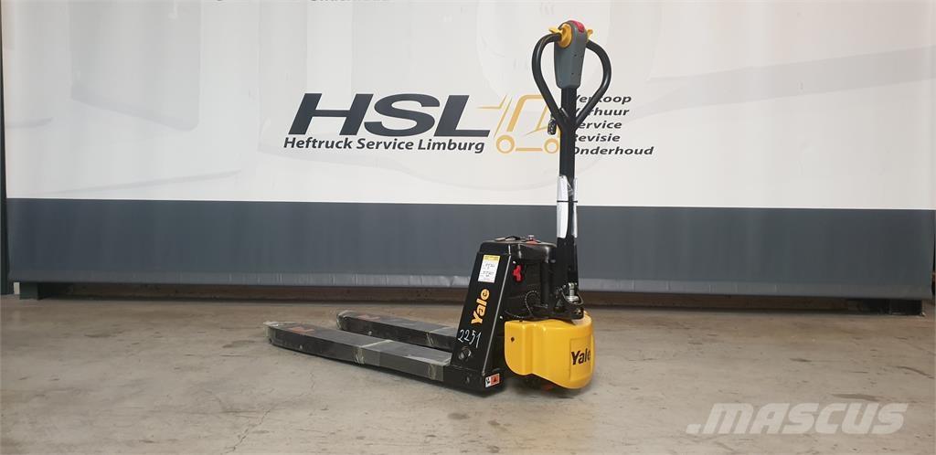 Yale MPC15 Pedestrian stacker