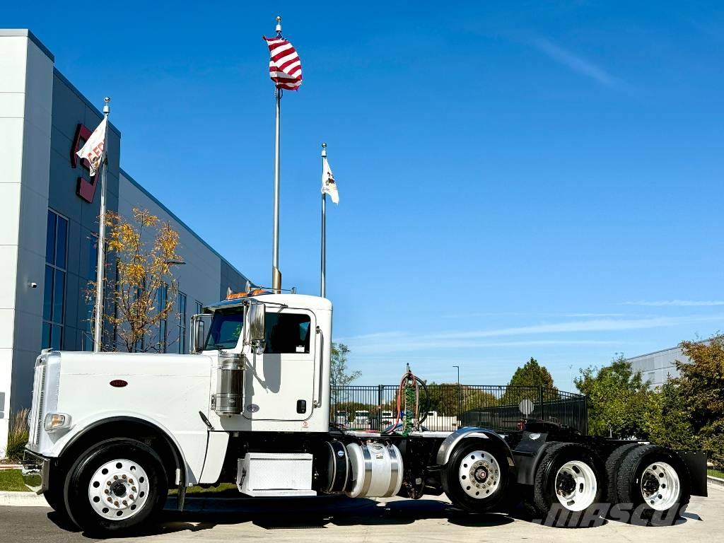 Peterbilt 389 PRIDE Prime Movers