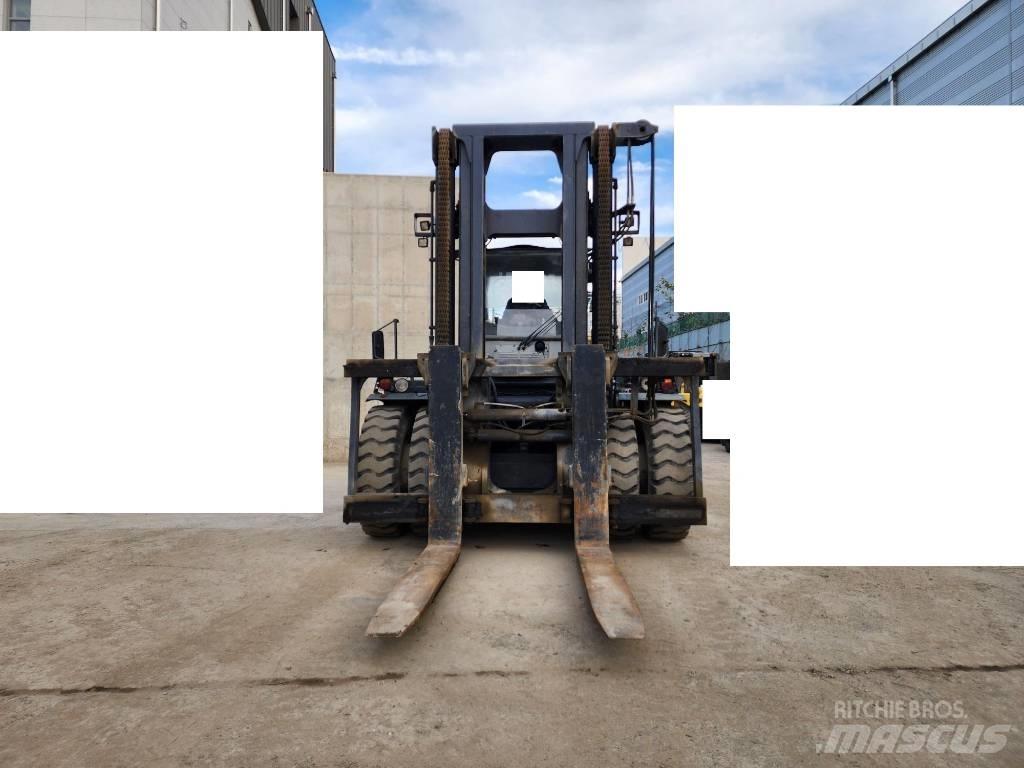 Kalmar DCE 330-12 Diesel trucks