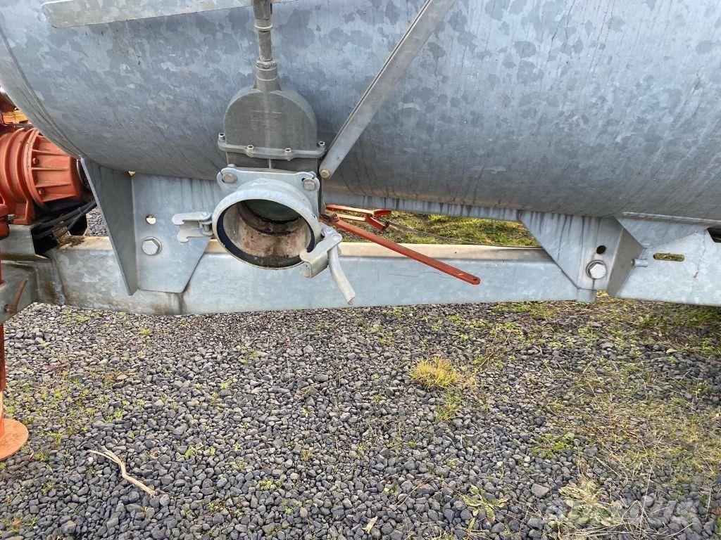 Pichon TSC6 Manure spreaders