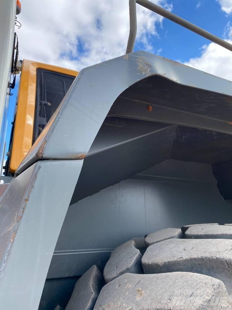Liebherr L 586 Wheel loaders