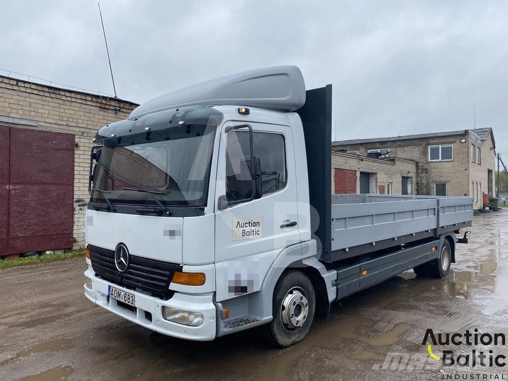 Mercedes-Benz 815 Flatbed / Dropside trucks