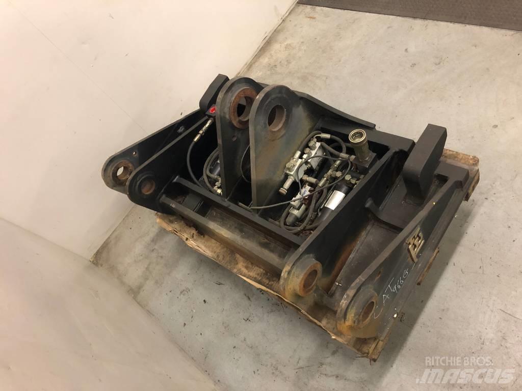 CAT 966 G Quick connectors