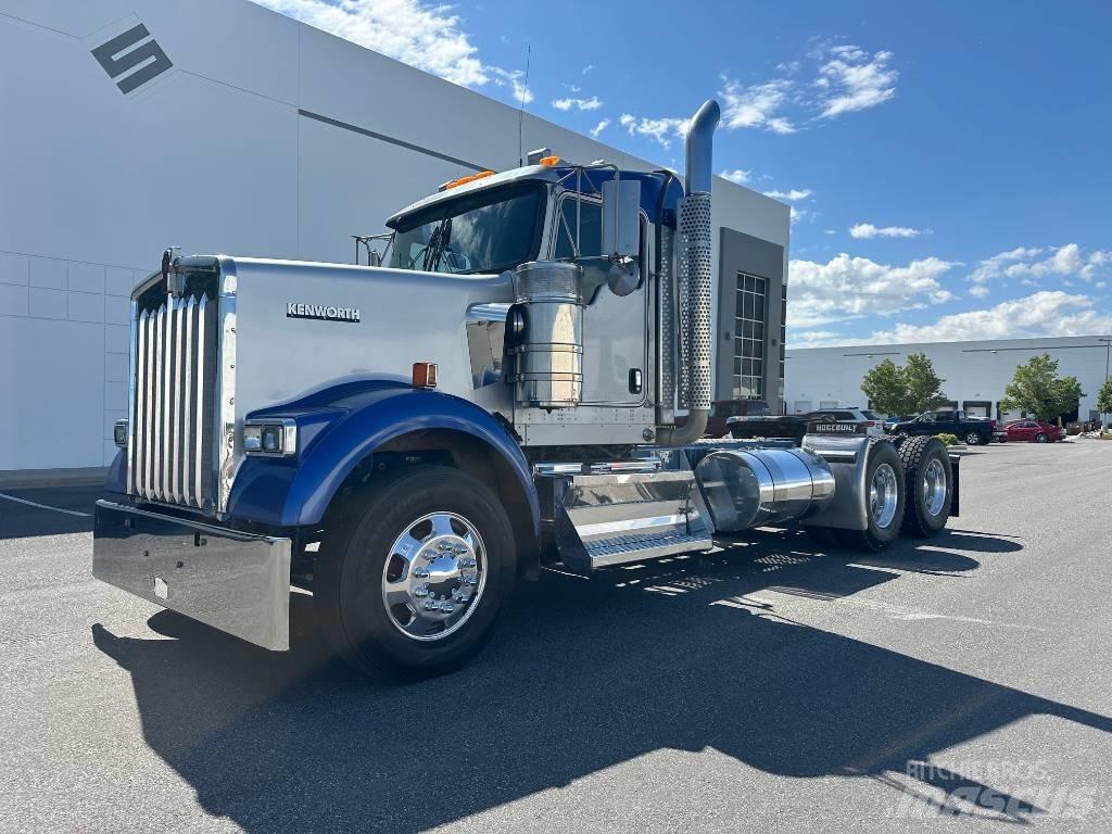 Kenworth W 900 Prime Movers