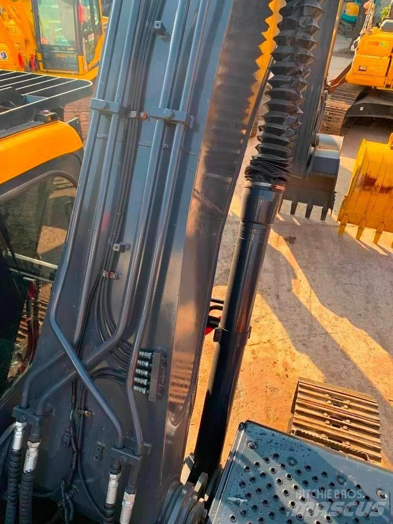 Volvo EC 210 Crawler excavators