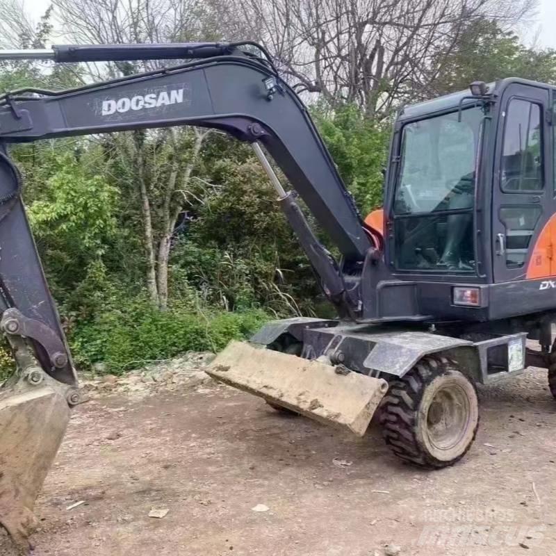 Doosan dx60w Wheeled excavators