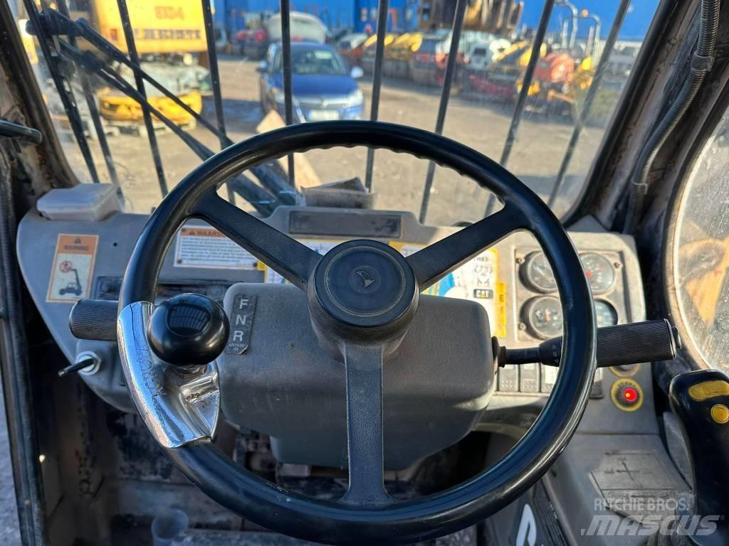 CAT TH 83 Telehandlers