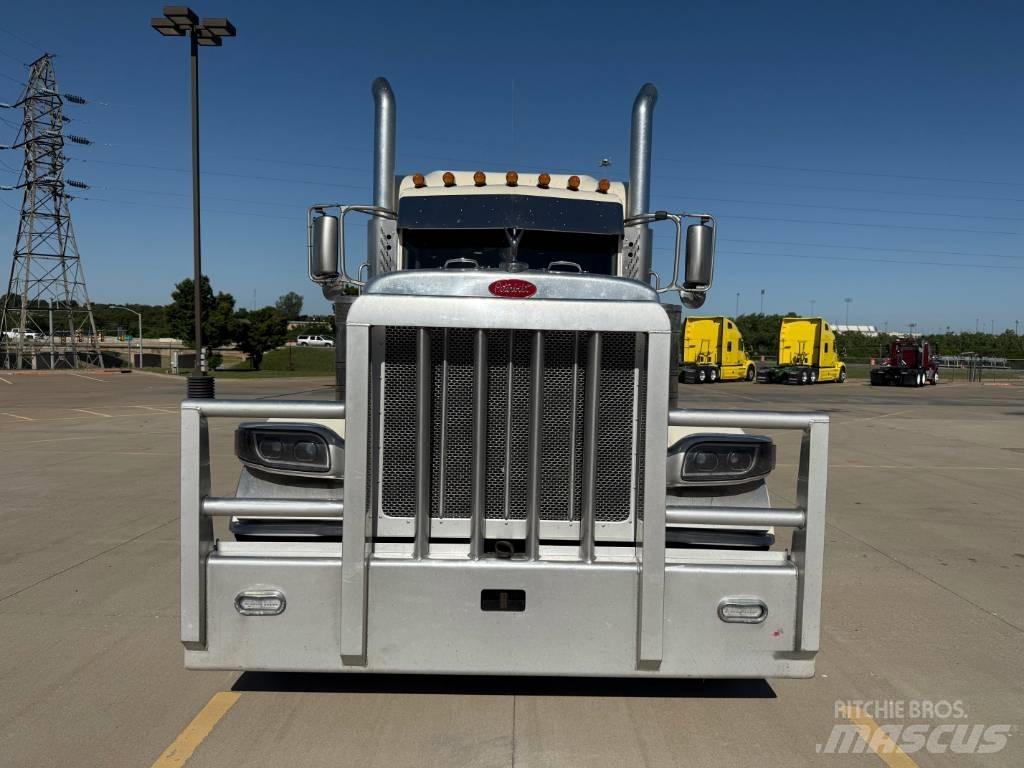 Peterbilt 389 Prime Movers